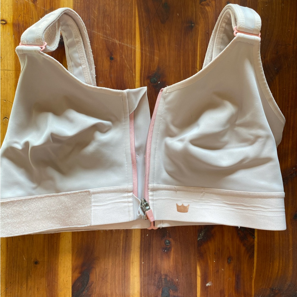 Shefit 2luxe flex sports bra